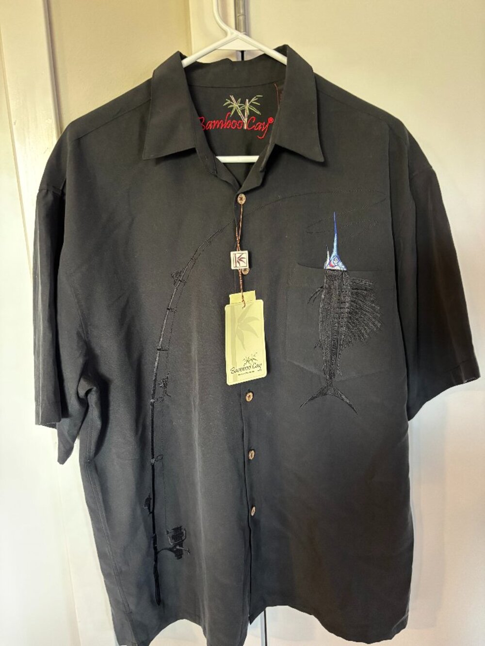Bamboo Cay Men's Large Button Down Black Shirt-NWT